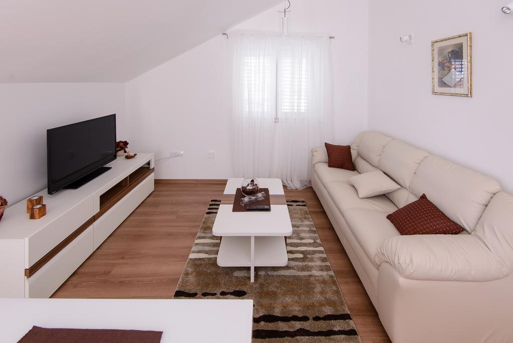 Apartment Violeta 2 With Parking *