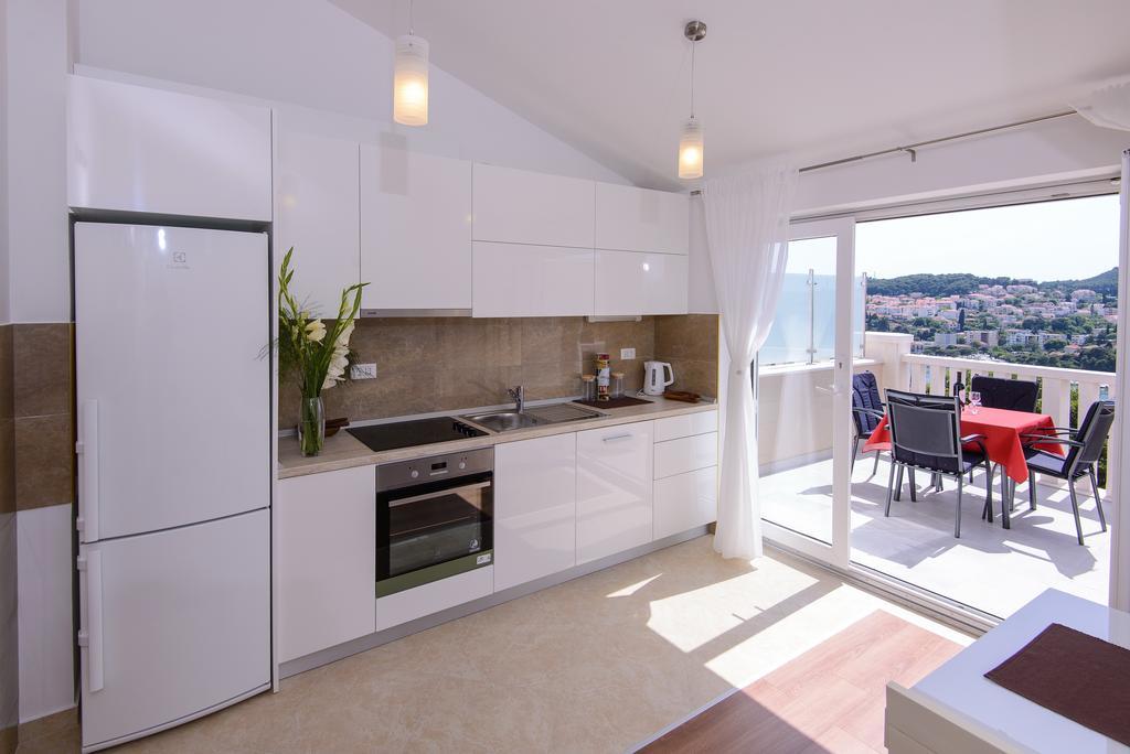 Violeta 2 With Parking Apartment