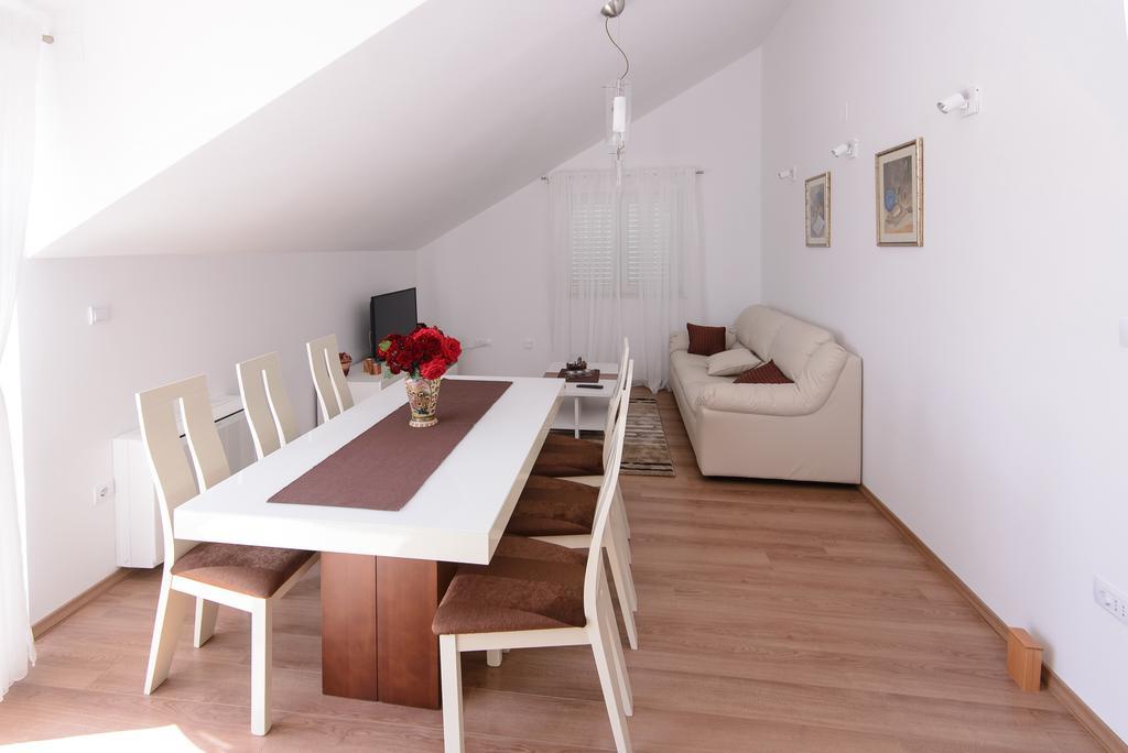 Violeta 2 With Parking Apartment